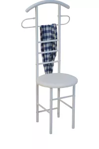 Moderner Herrendiener mit Sitzfläche in Weiß – Kleiderbutler aus Metall mit Jacken- & Hosenhalter