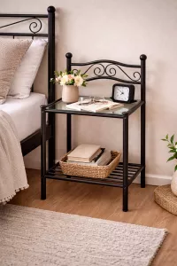Romantische Nachtkonsole aus Metall in Schwarz mit Glasablage und Sprossenboden