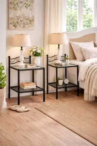 2er Set romantische Nachtkonsolen aus Metall in Schwarz mit Glasablage und Sprossenboden